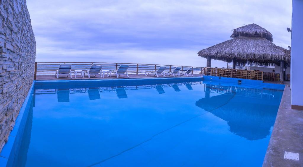 HOTEL DE PLAYA AKAS Y APARTAMENTOS PUNTA SAL - TUMBES