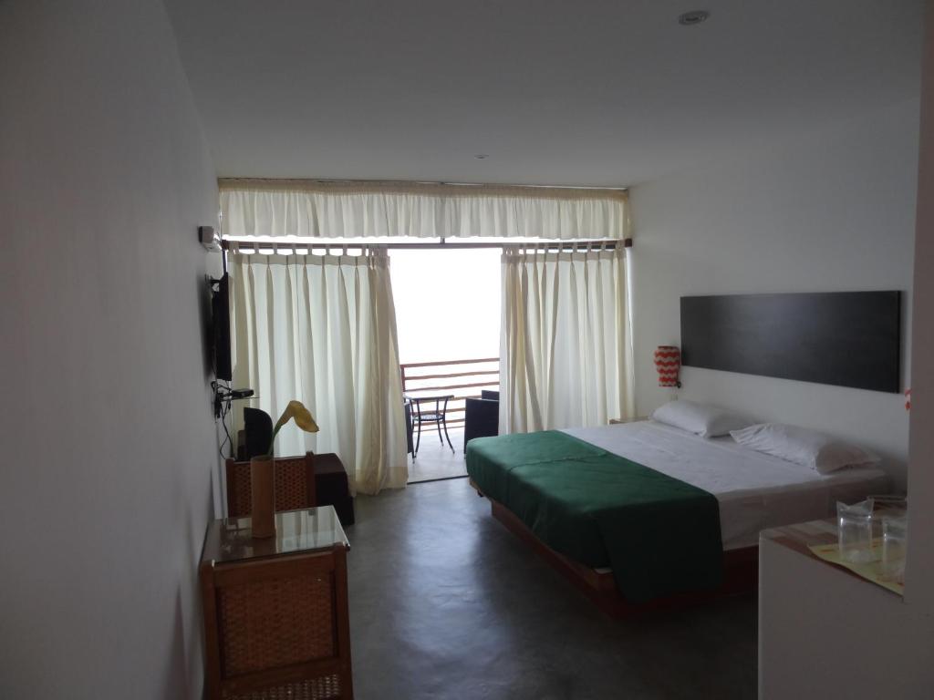 HOTEL DE PLAYA AKAS Y APARTAMENTOS PUNTA SAL - TUMBES