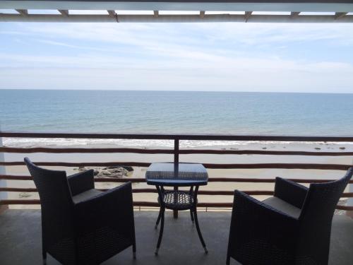 HOTEL DE PLAYA AKAS Y APARTAMENTOS PUNTA SAL - TUMBES