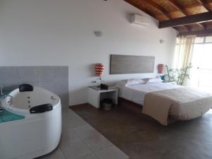 HOTEL DE PLAYA AKAS Y APARTAMENTOS PUNTA SAL - TUMBES
