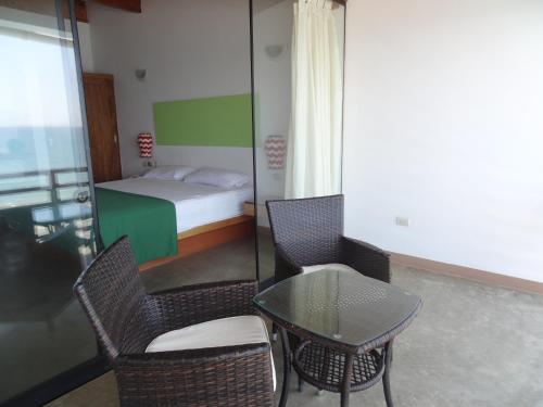 HOTEL DE PLAYA AKAS Y APARTAMENTOS PUNTA SAL - TUMBES