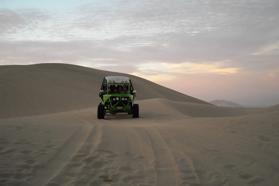 TOUR ISLAS BALLESTAS + BUGGIES SANDBOARDING PARACAS