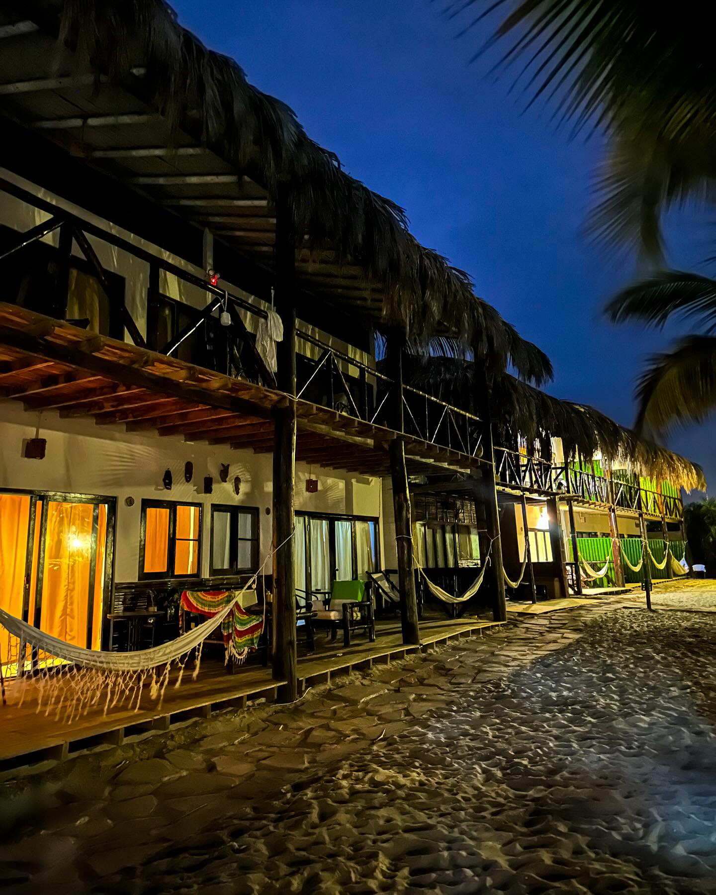 HOTEL DE PLAYA BAMBOO LODGE PARACAS EL CHACO - PARACAS