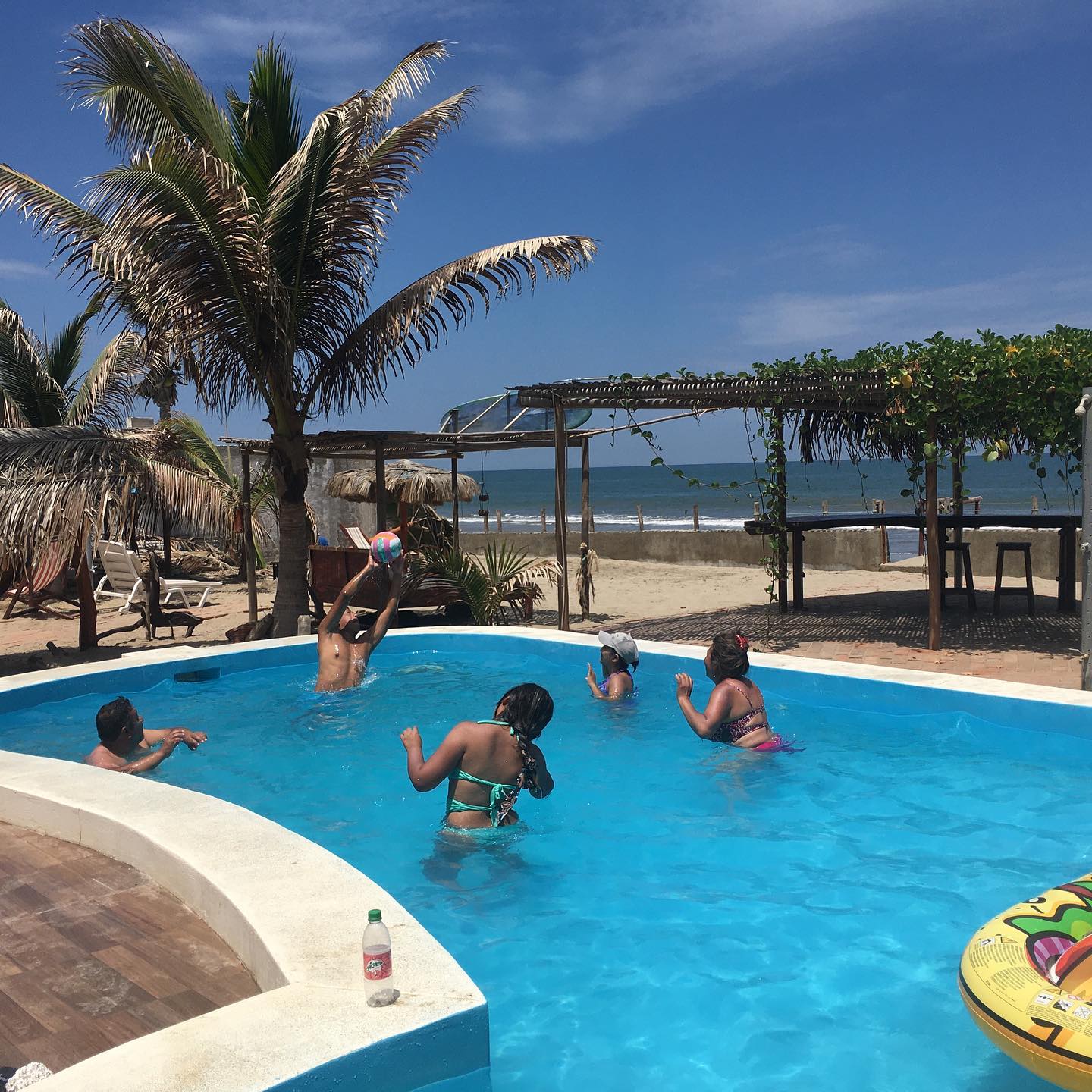 HOSPEDAJE BLUE OCEAN CON PISCINA Y RESTAURANTE VISTA AL MAR EN MANCORA