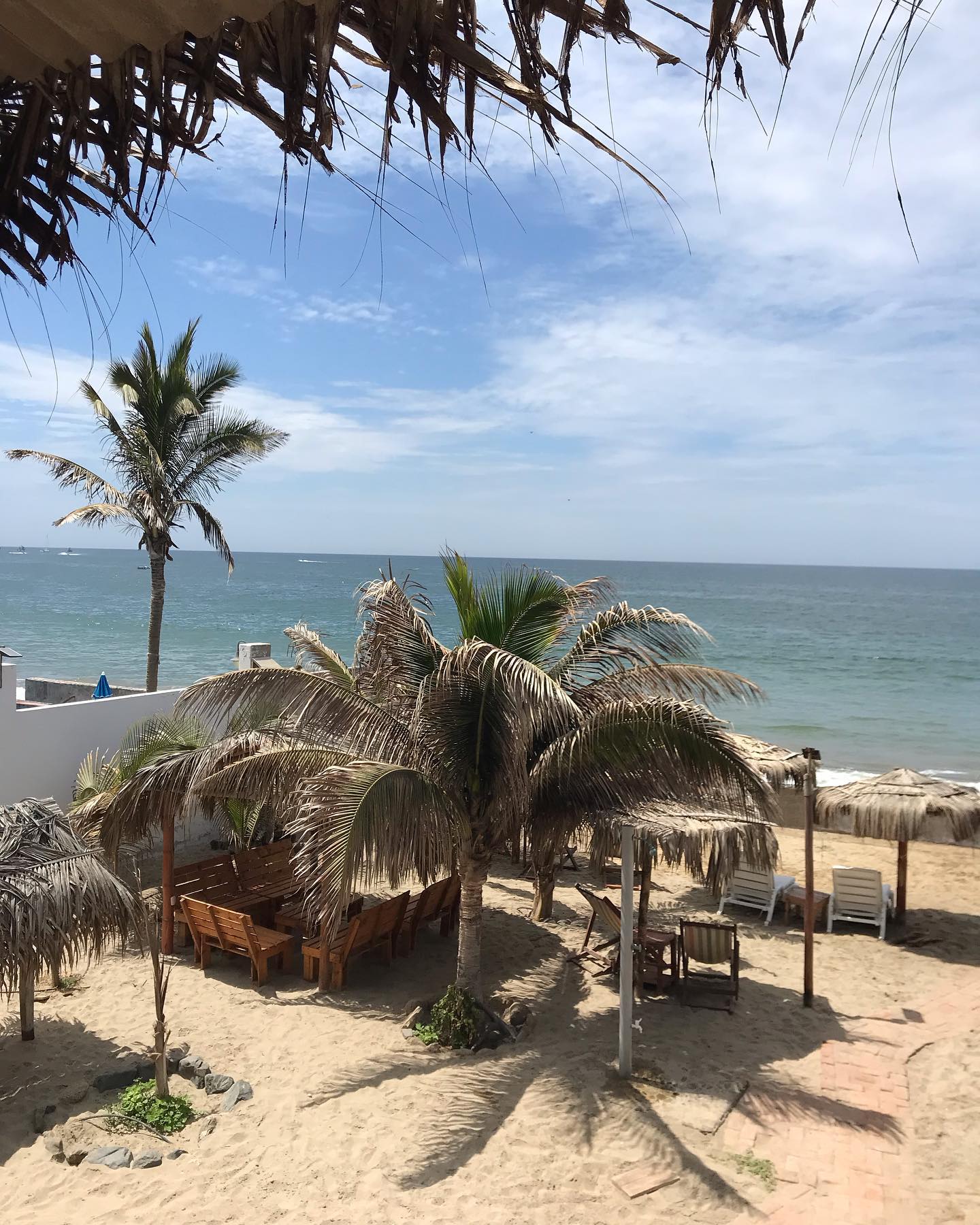 HOSPEDAJE BLUE OCEAN CON PISCINA Y RESTAURANTE VISTA AL MAR EN MANCORA