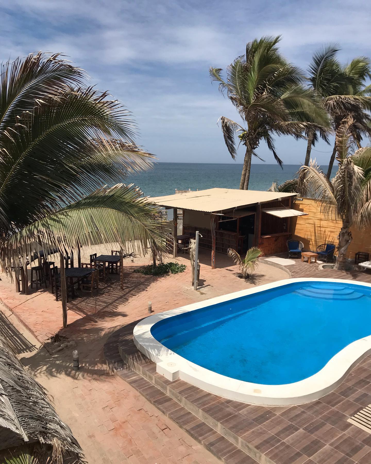 HOSPEDAJE BLUE OCEAN CON PISCINA Y RESTAURANTE VISTA AL MAR EN MANCORA