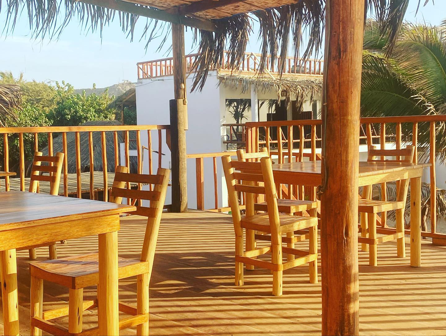 HOSPEDAJE BLUE OCEAN CON PISCINA Y RESTAURANTE VISTA AL MAR EN MANCORA