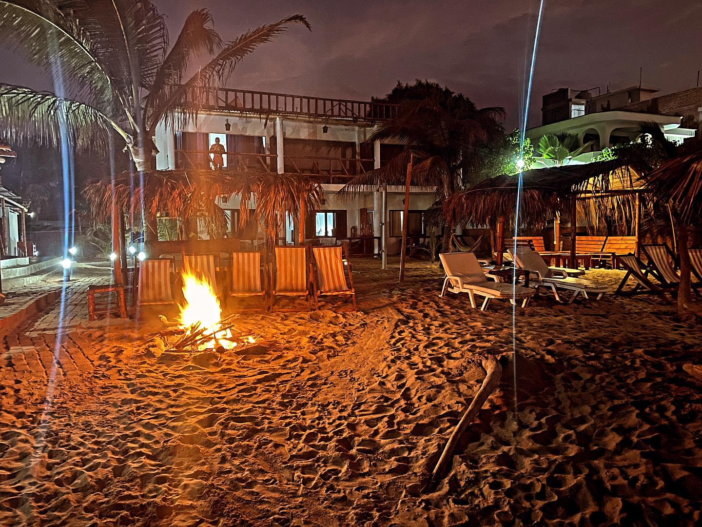 HOSPEDAJE BLUE OCEAN CON PISCINA Y RESTAURANTE VISTA AL MAR EN MANCORA