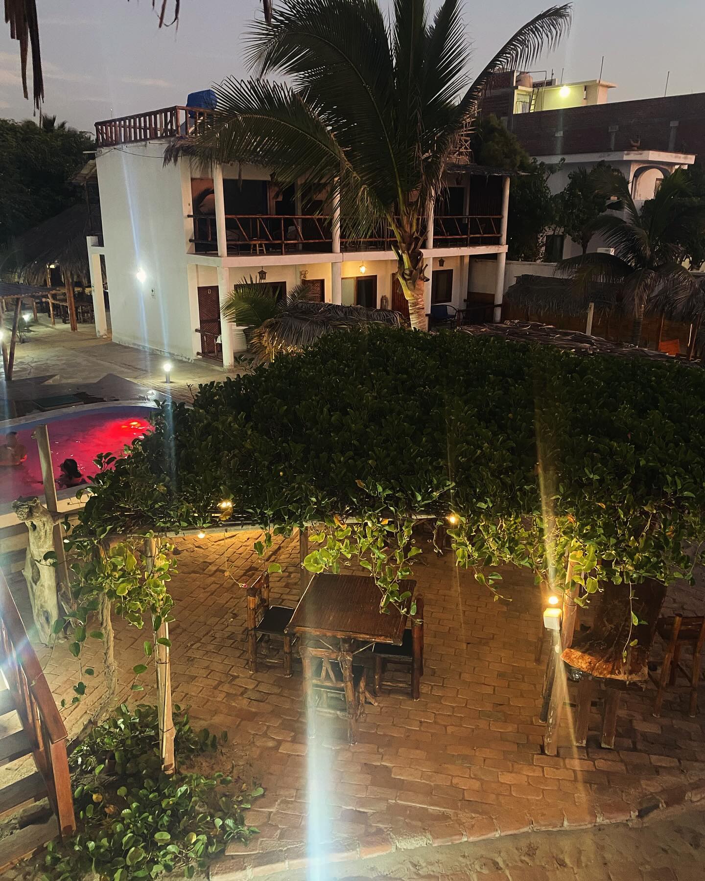 HOSPEDAJE BLUE OCEAN CON PISCINA Y RESTAURANTE VISTA AL MAR EN MANCORA