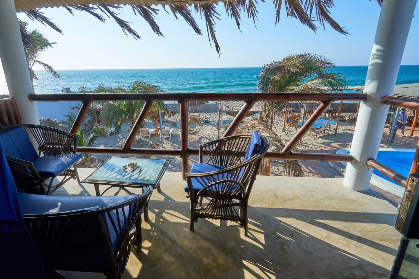 HOSPEDAJE BLUE OCEAN CON PISCINA Y RESTAURANTE VISTA AL MAR EN MANCORA