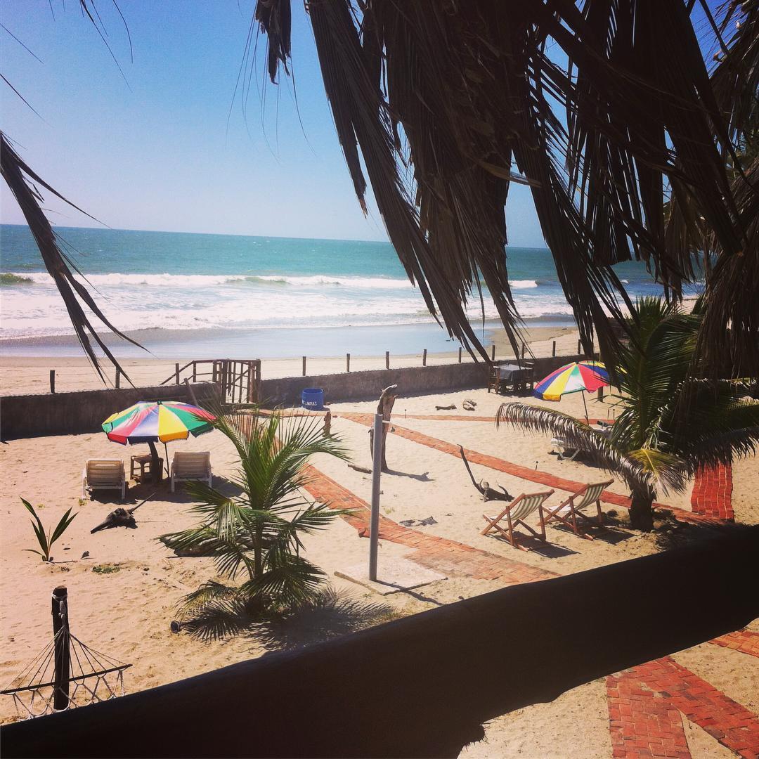 HOSPEDAJE BLUE OCEAN CON PISCINA Y RESTAURANTE VISTA AL MAR EN MANCORA