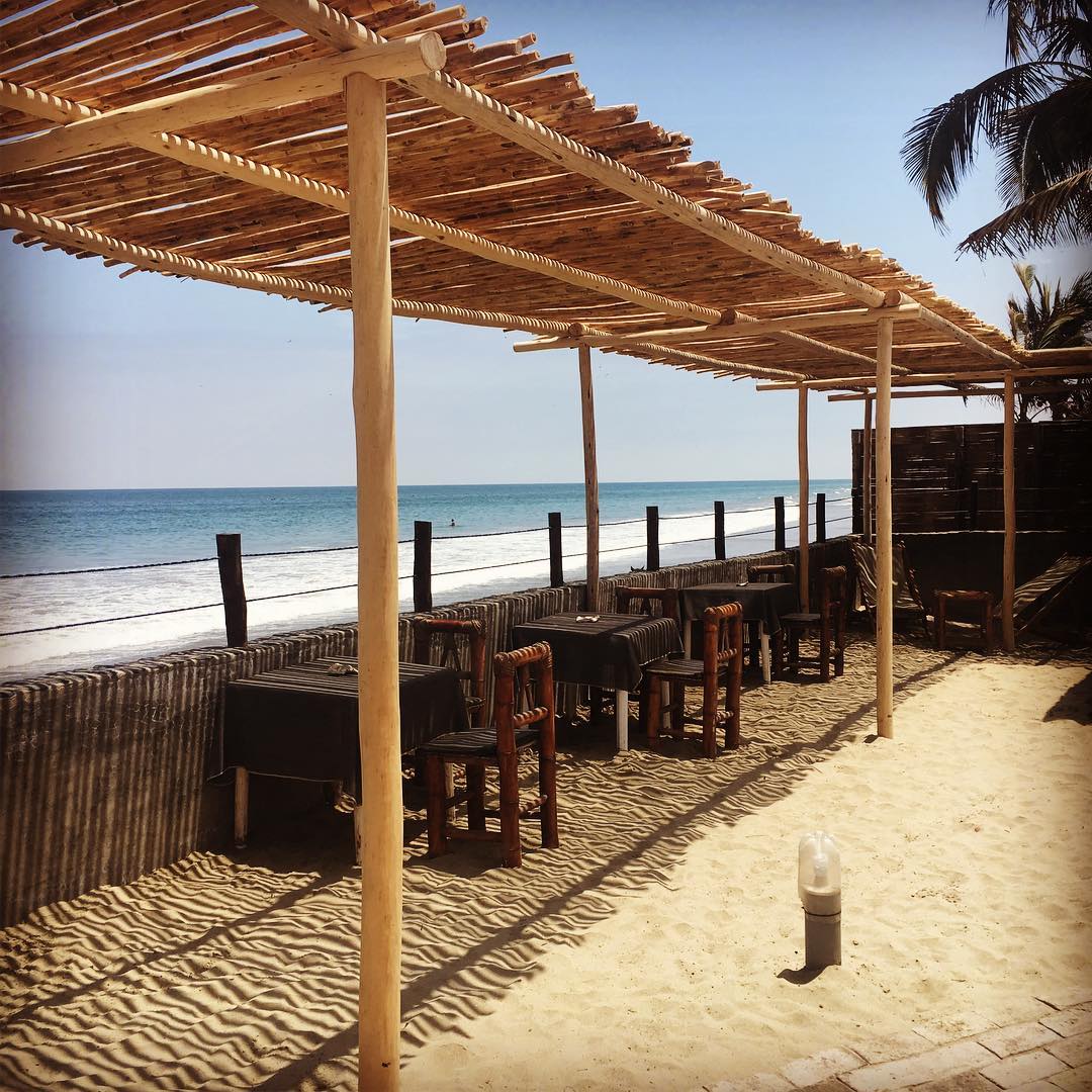 HOSPEDAJE BLUE OCEAN CON PISCINA Y RESTAURANTE VISTA AL MAR EN MANCORA