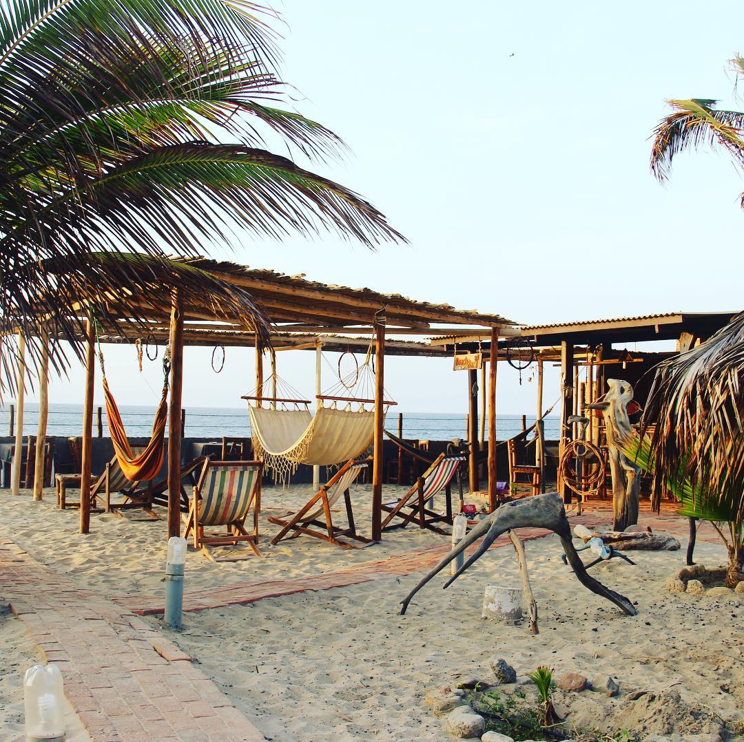 HOSPEDAJE BLUE OCEAN CON PISCINA Y RESTAURANTE VISTA AL MAR EN MANCORA