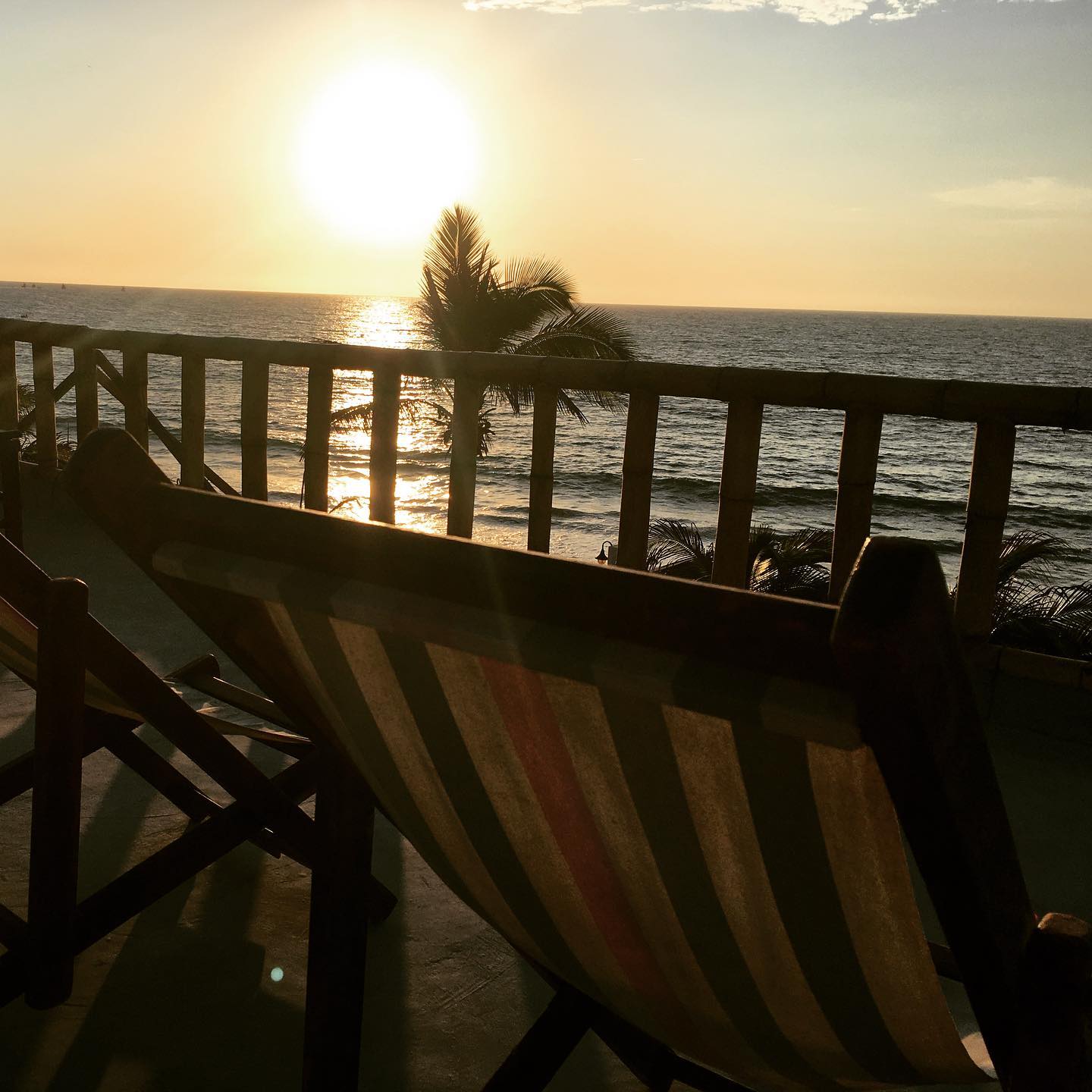 HOSPEDAJE BLUE OCEAN CON PISCINA Y RESTAURANTE VISTA AL MAR EN MANCORA