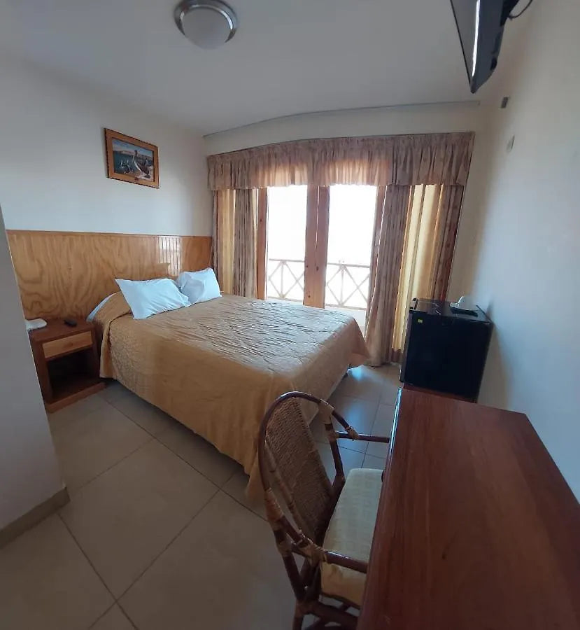 HOTEL LOS FLAMENCOS PARACAS PERÚ