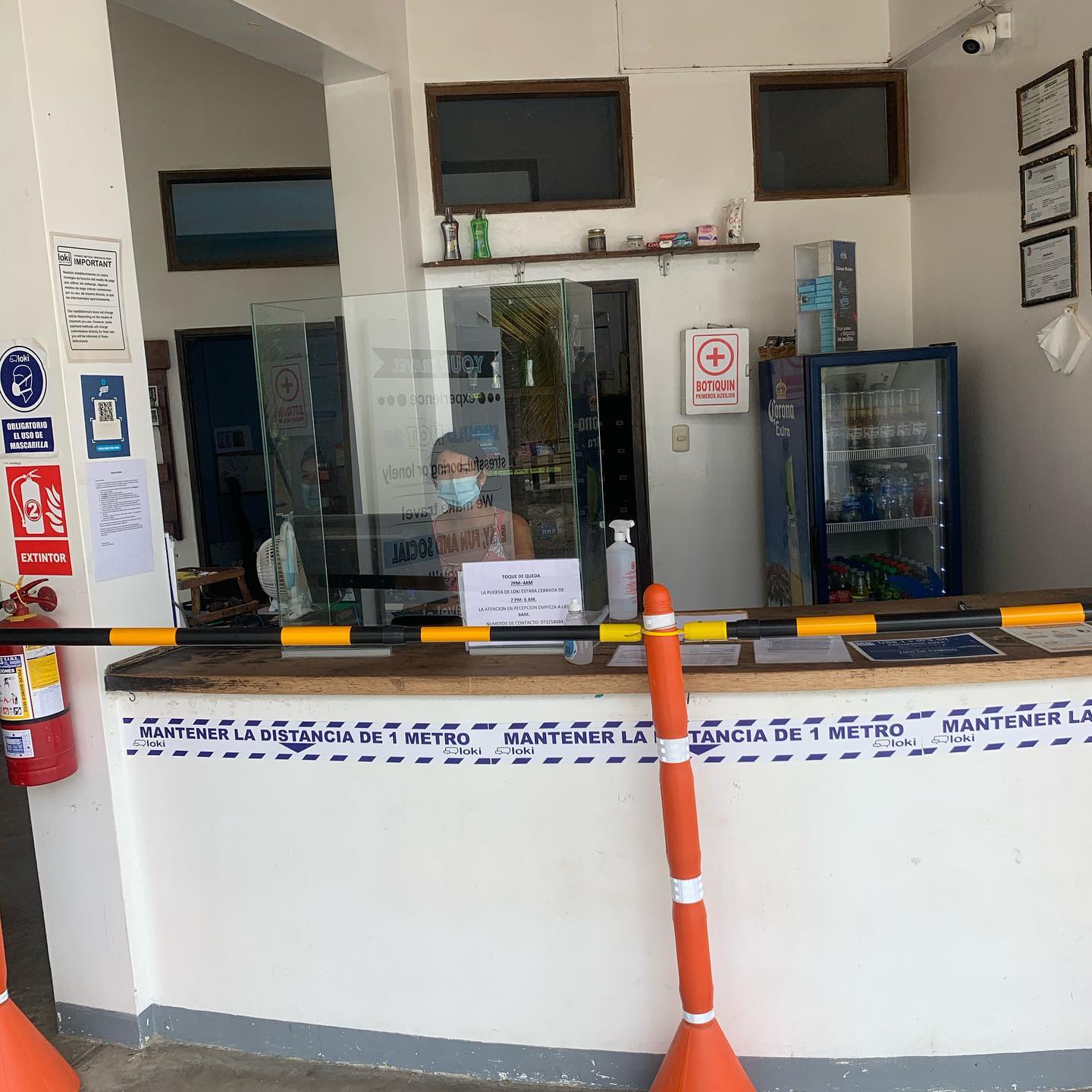 洛基德爾馬海灘飯店,設有游泳池,可直接通往曼科拉海