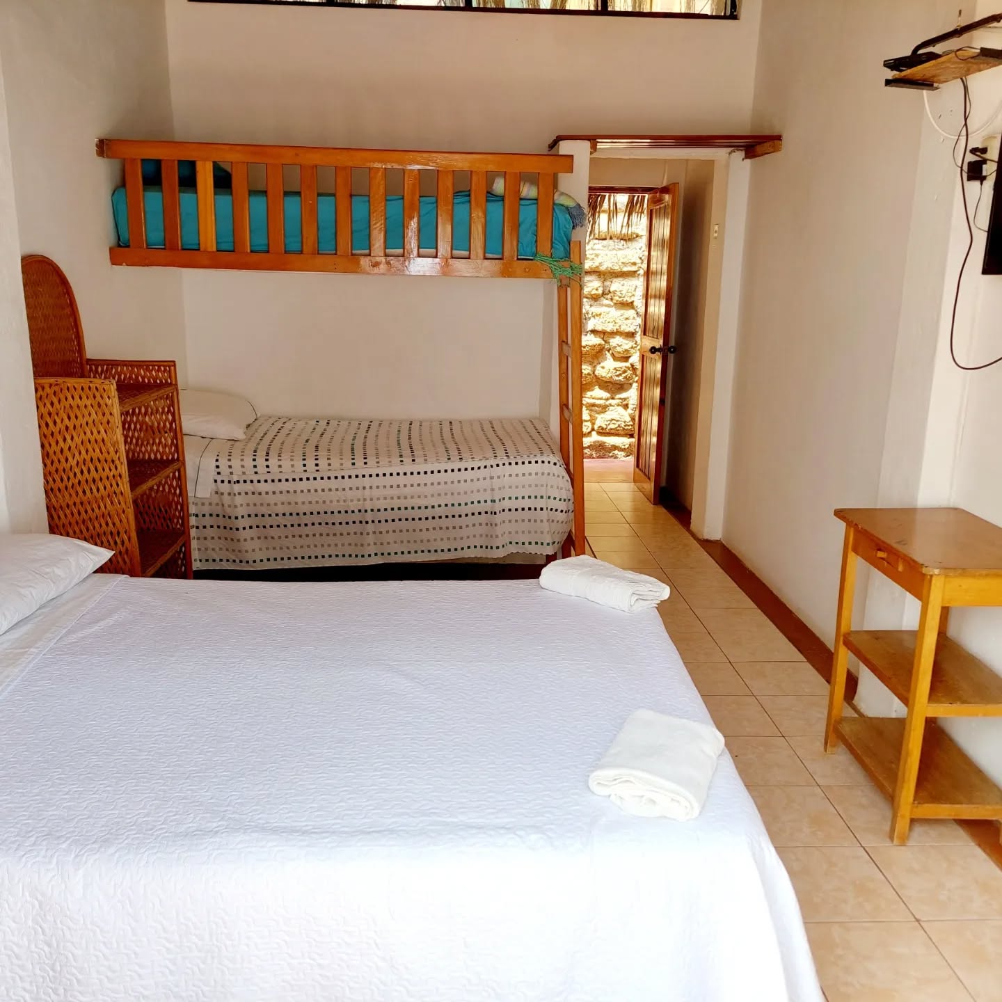 HOSPEDAJE MANCORAL CON PISCINA EN LAS POCITAS
