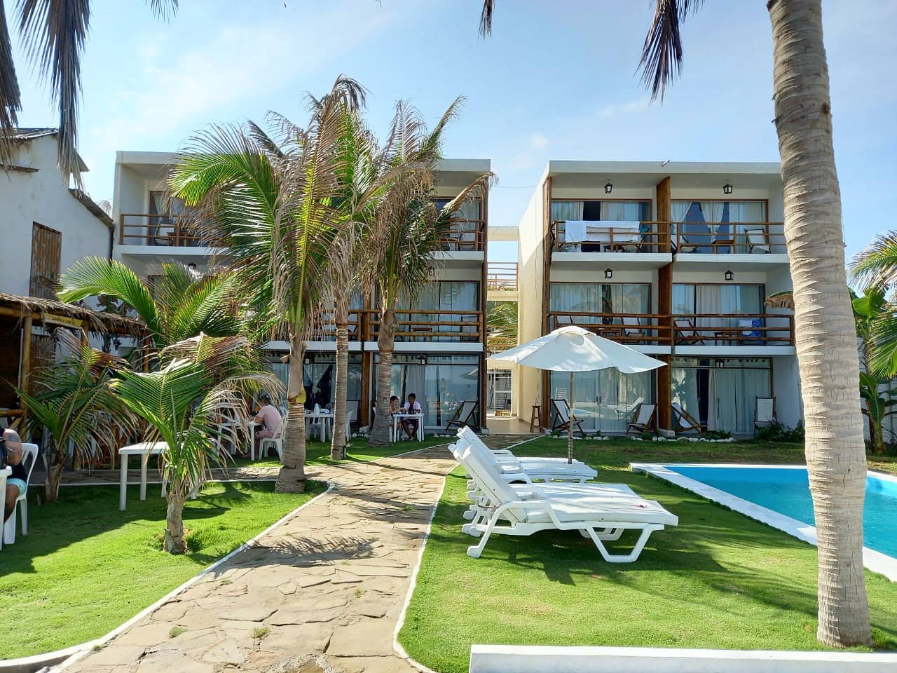 MANCORA BAY BEACH HOTEL WITH POOL AND RESTAURANT