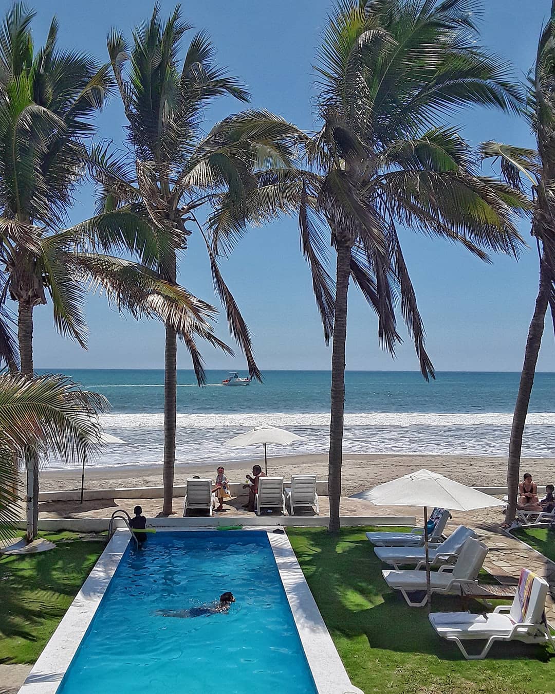 MANCORA BAY BEACH HOTEL WITH POOL AND RESTAURANT