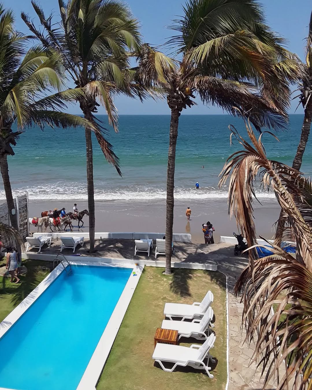 MANCORA BAY BEACH HOTEL WITH POOL AND RESTAURANT