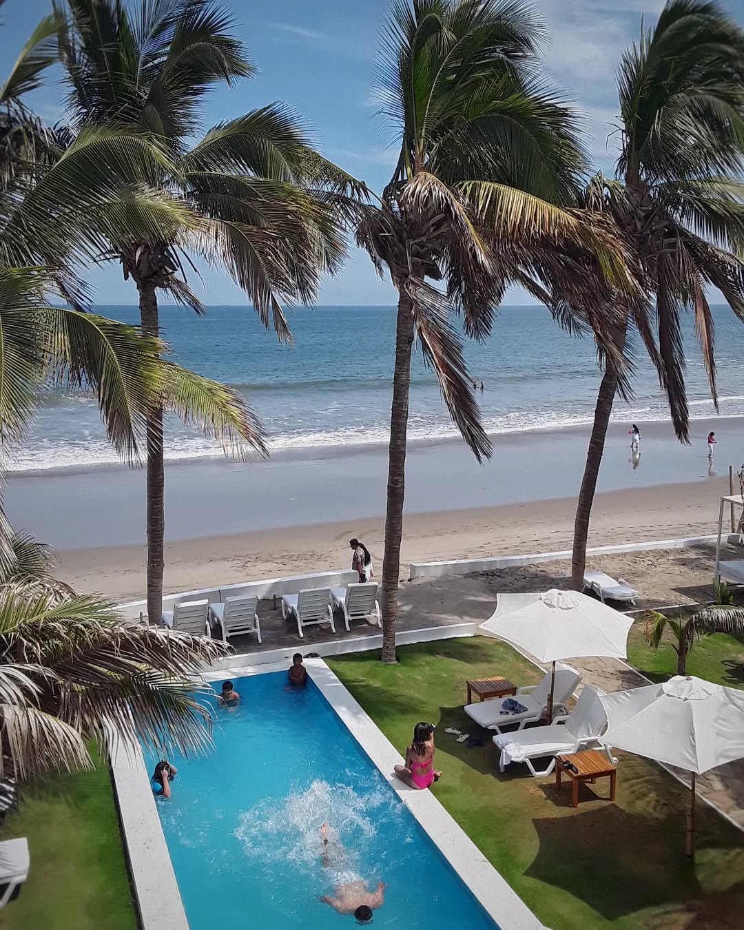 MANCORA BAY BEACH HOTEL WITH POOL AND RESTAURANT
