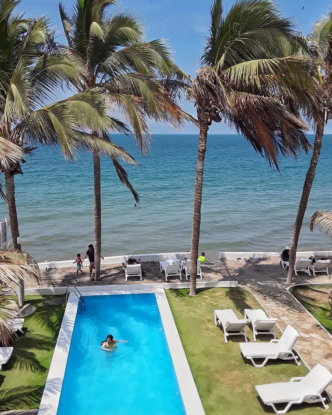 MANCORA BAY BEACH HOTEL WITH POOL AND RESTAURANT