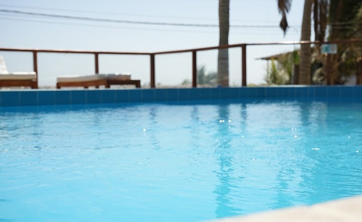 HOTEL DE PLAYA COSTA BLANCA CON PISCINA Y RESTAURANTE EN VICHAYITO