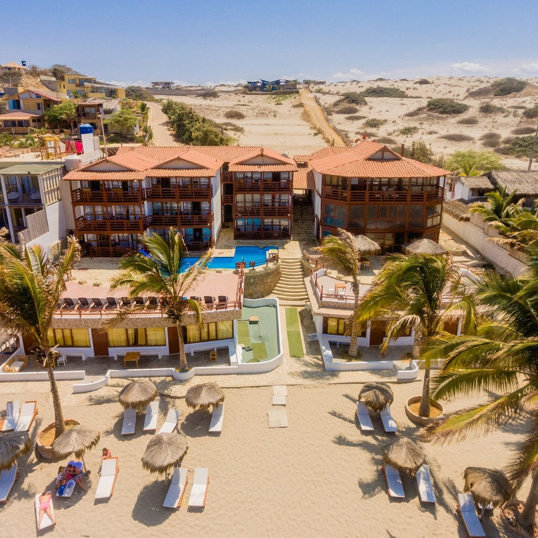 HOTEL DE PLAYA ROUTE 66 CON PISCINA Y RESTAURANTE VISTA AL MAR EN VICHAYITO