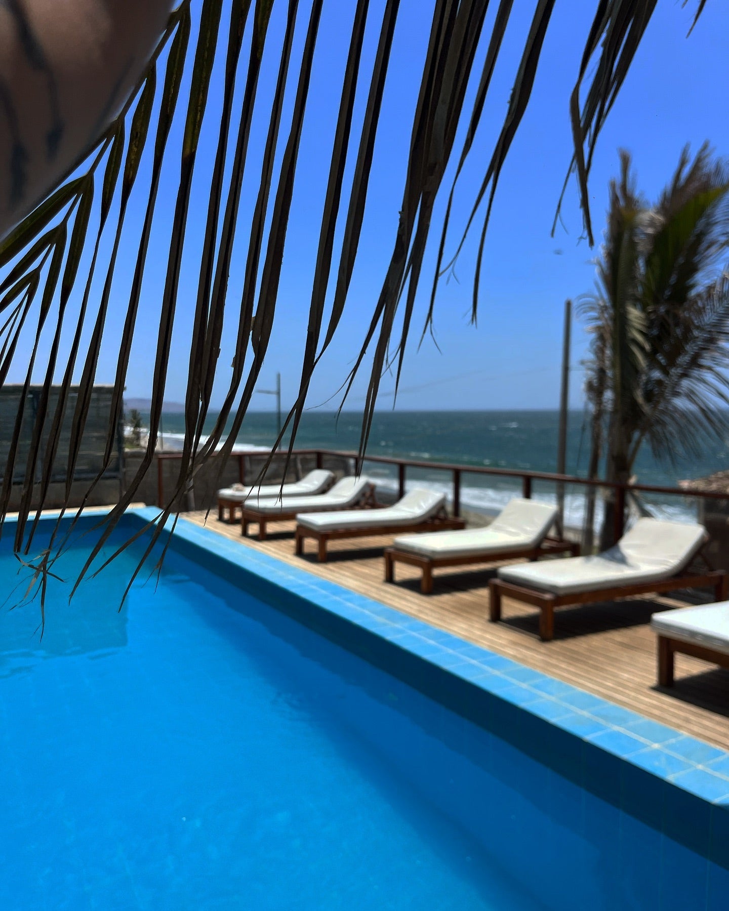 HOTEL DE PLAYA COSTA BLANCA CON PISCINA Y RESTAURANTE EN VICHAYITO