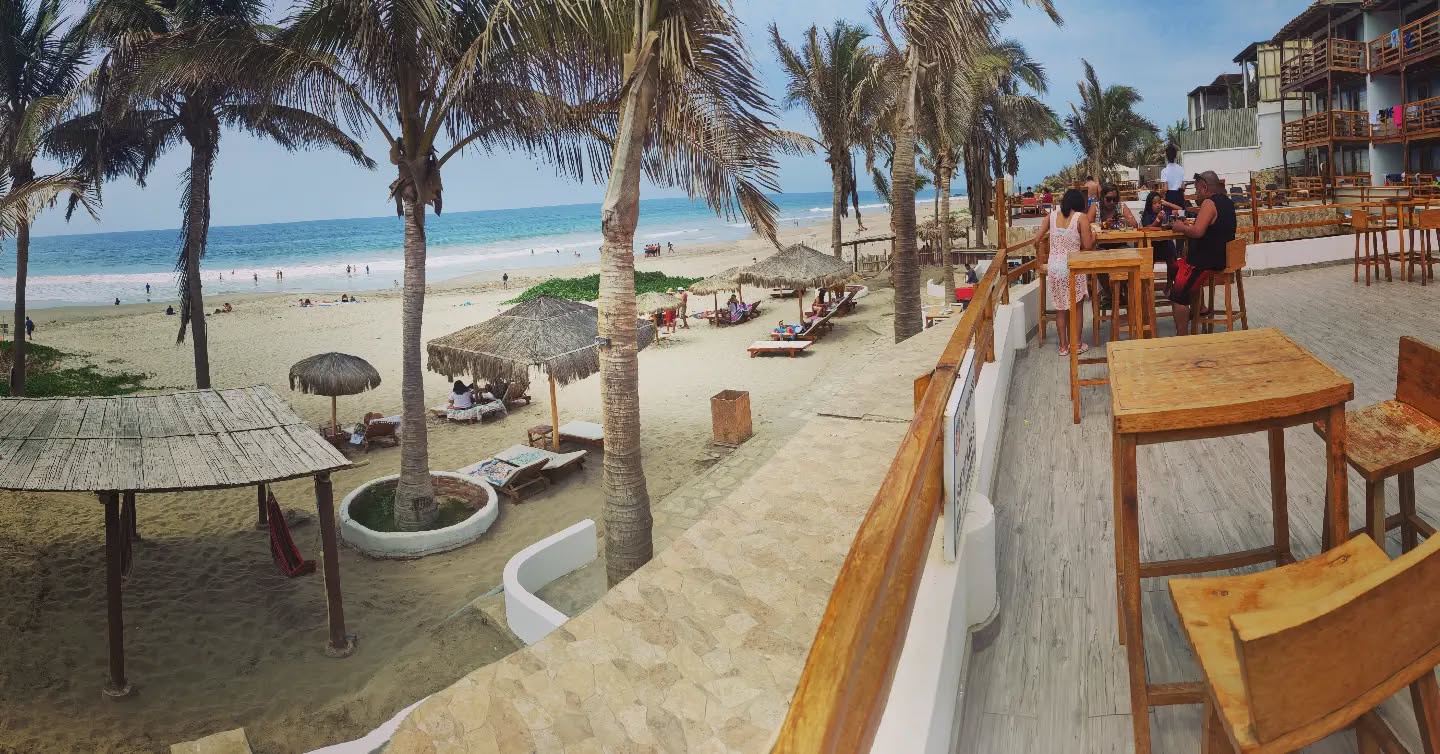 HOTEL DE PLAYA ROUTE 66 CON PISCINA Y RESTAURANTE VISTA AL MAR EN VICHAYITO
