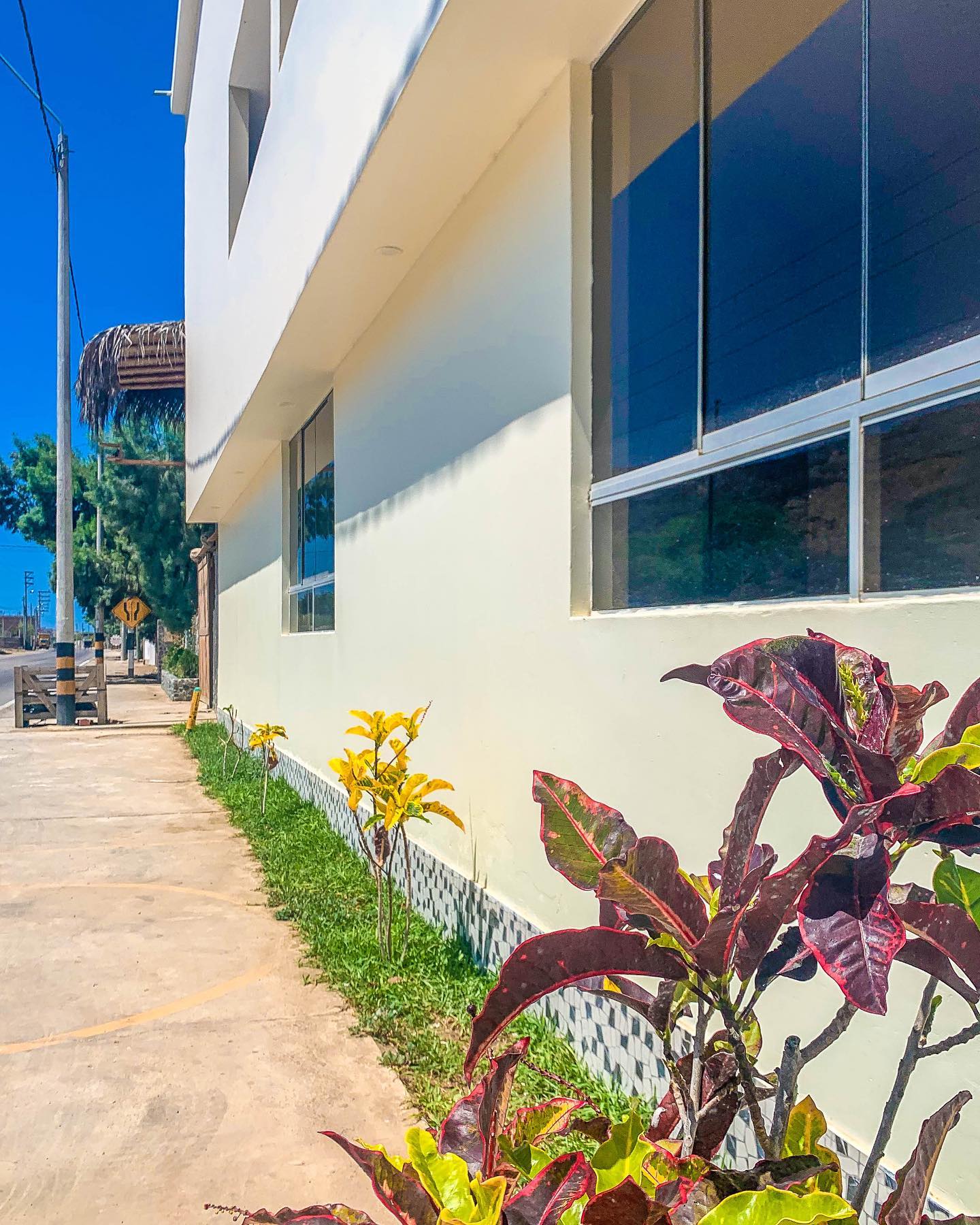 HOTEL PUERTO VARAS CANOAS DE PUNTA SAL - TUMBES