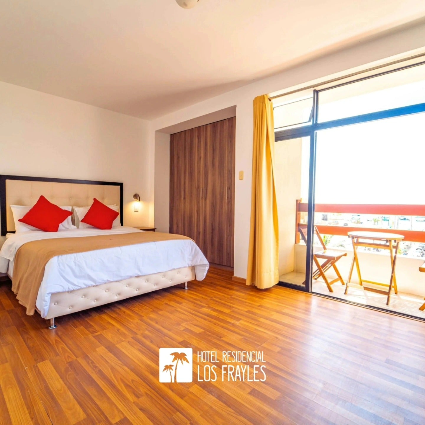 HOTEL RESIDENCIAL LOS FRAYLES PARACAS ICA
