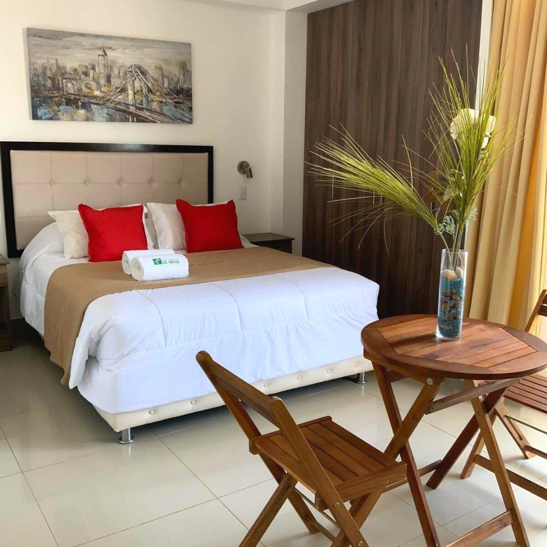 HOTEL RESIDENCIAL LOS FRAYLES PARACAS ICA