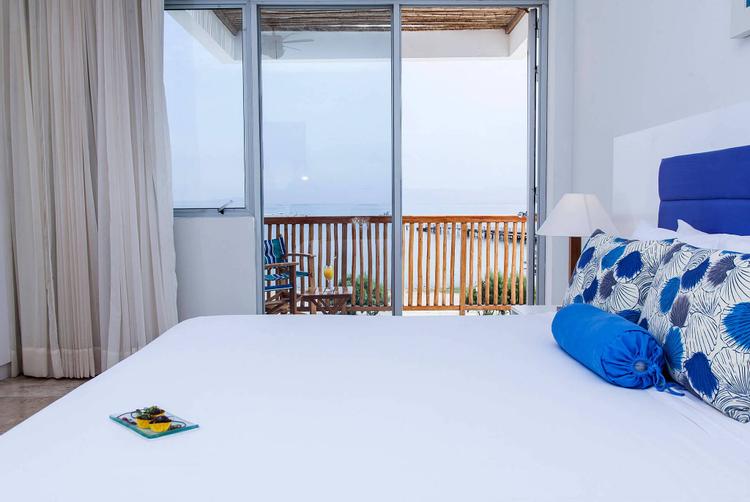 HOTEL SAN AGUSTÍN CON PISCINA Y RESTAURANTE VISTA AL MAR PLAYA EL CHACO - PARACAS
