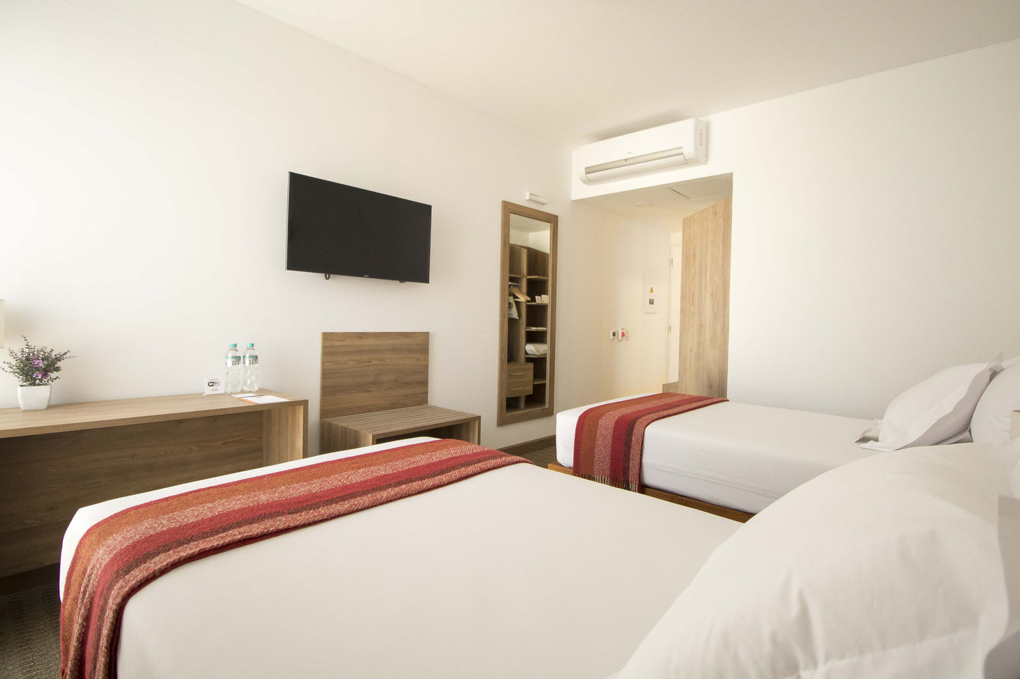 HOTEL TIERRA VIVA MIRAFLORES MENDIBURU
