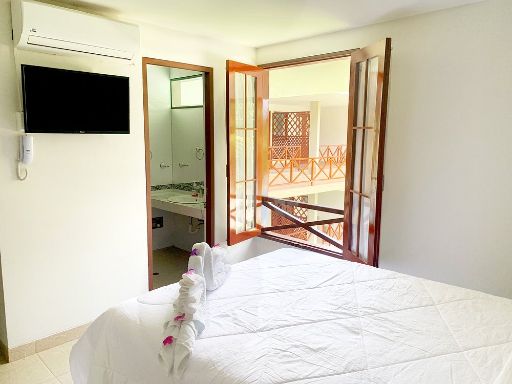 HOTEL LAGUNA AZUL Y SUITES SAUCE