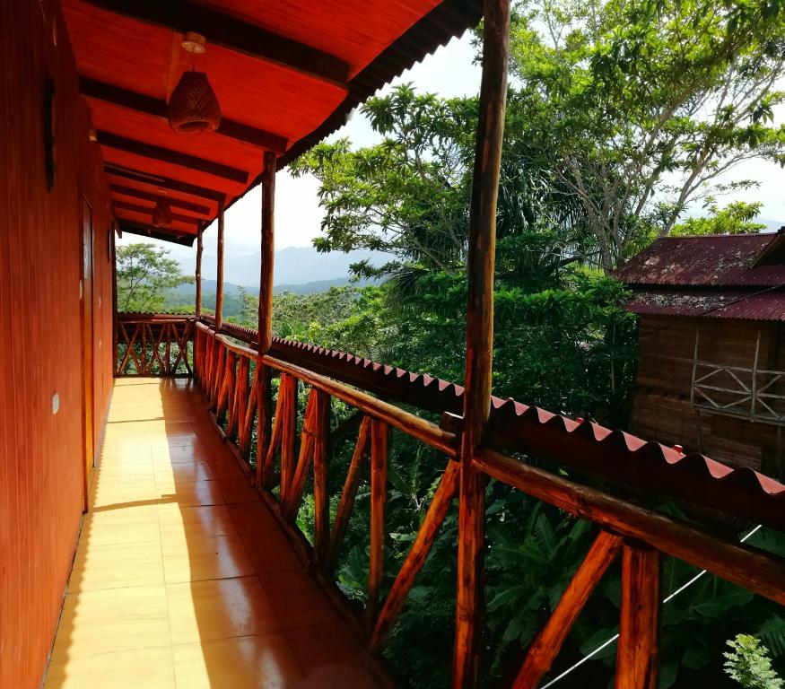 ALBERGUE MADERA LABRADA