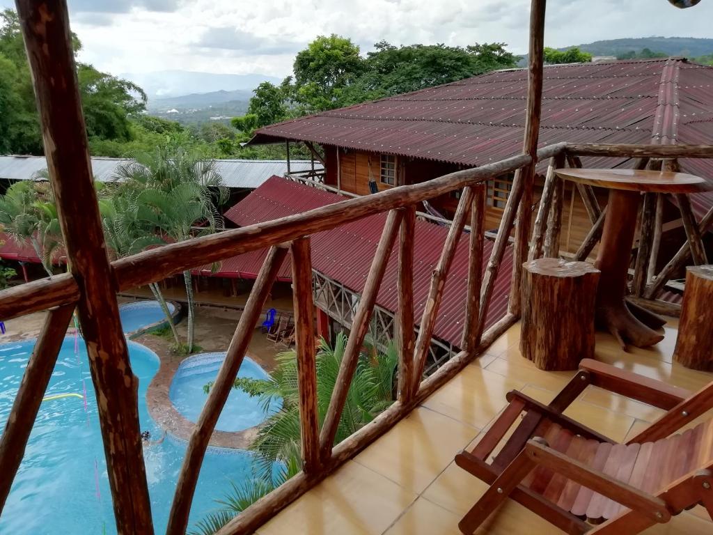 ALBERGUE MADERA LABRADA