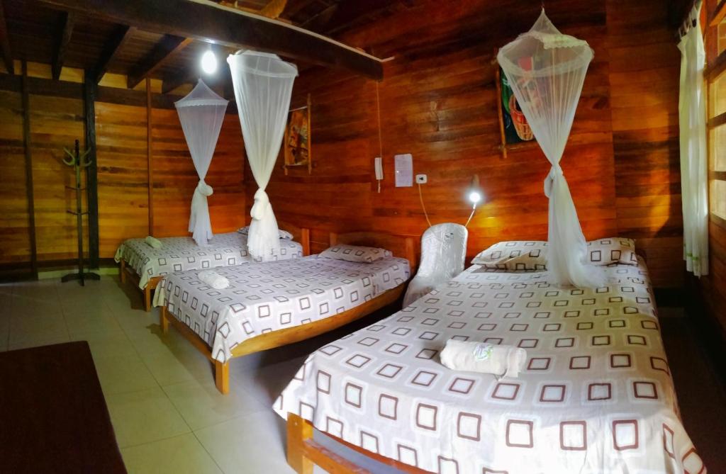 ALBERGUE MADERA LABRADA