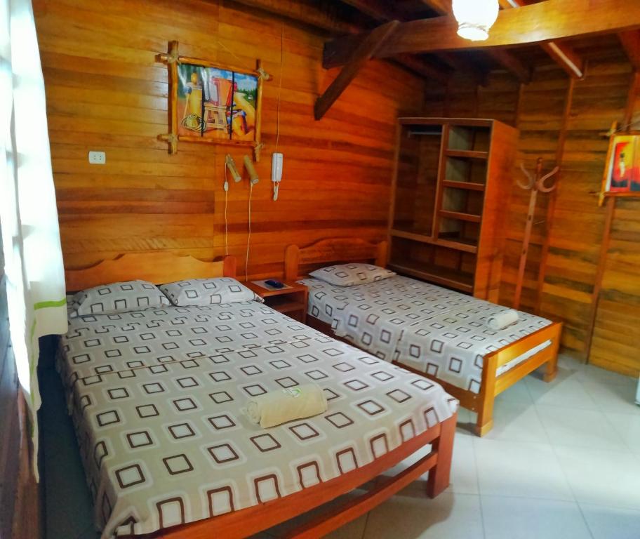 ALBERGUE MADERA LABRADA