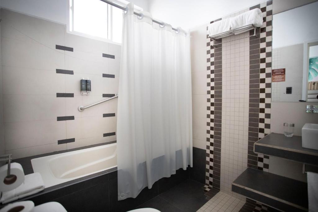 HOTEL TUCAN SUITES Y ASOCIADO CASA ANDINA TARAPOTO - SAN MARTIN
