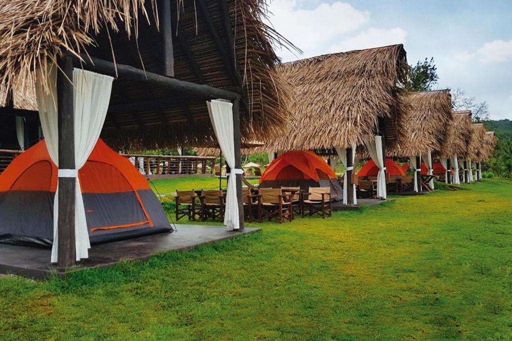RUSTICA SAUCE LAGUNA AZUL HOTEL RESORT WITH POOL AND RESTAURANT
