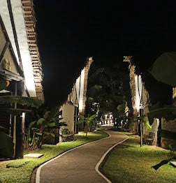 RUSTICA TARAPOTO 度假酒店設有泳池和 Mirador 餐廳