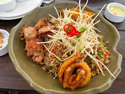 RUSTICA TARAPOTO 度假酒店設有泳池和 Mirador 餐廳