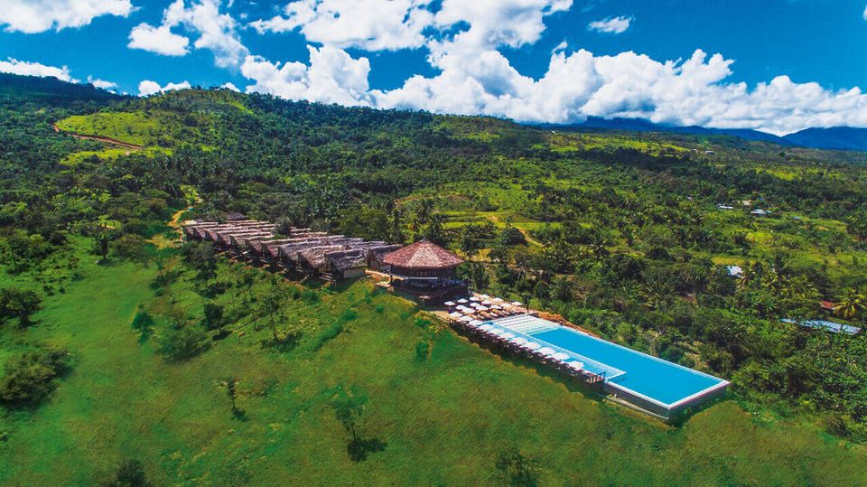 RUSTICA TARAPOTO 度假酒店設有泳池和 Mirador 餐廳