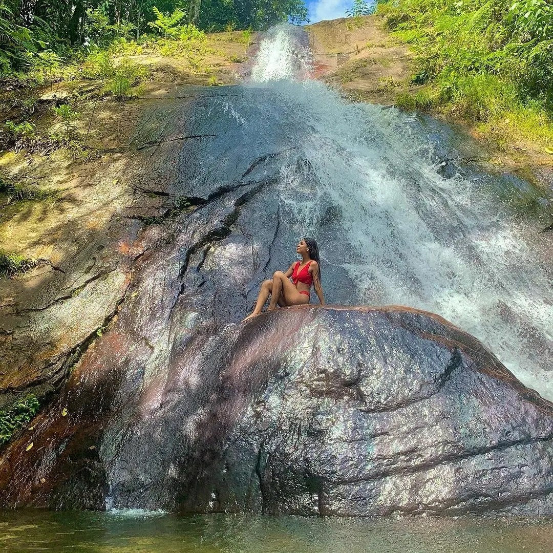 CASCADA SALTO DE LA BRUJA EN TARAPOTO SAN MARTIN PERÚ – TRAVI TOUR PERÚ