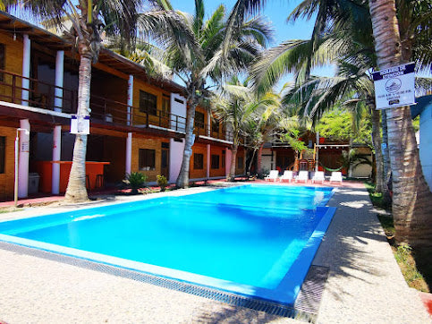 HOSPEDAJE CALIFORNIA BEACH CON PISCINA Y RESTAURANTE VISTA AL MAR EN MÁNCORA