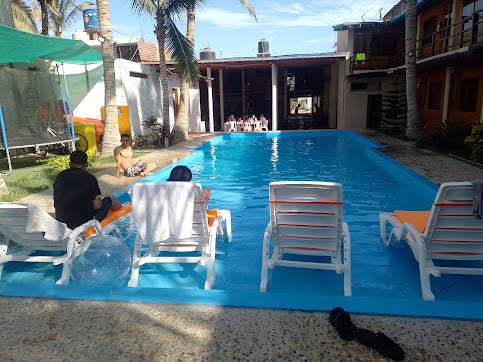 HOSPEDAJE CALIFORNIA BEACH CON PISCINA Y RESTAURANTE VISTA AL MAR EN MÁNCORA