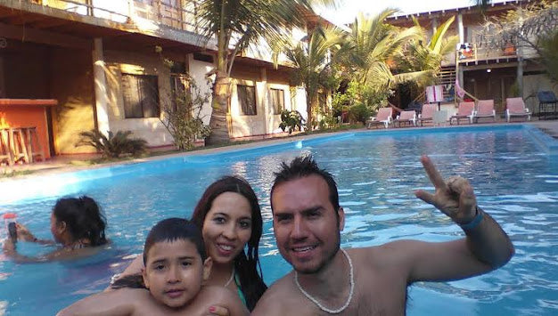 HOSPEDAJE CALIFORNIA BEACH CON PISCINA Y RESTAURANTE VISTA AL MAR EN MÁNCORA