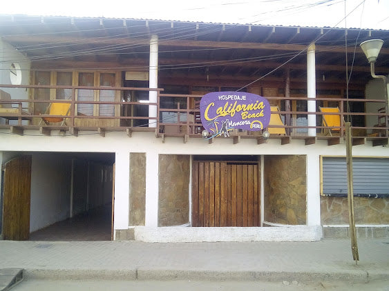 HOSPEDAJE CALIFORNIA BEACH CON PISCINA Y RESTAURANTE VISTA AL MAR EN MÁNCORA